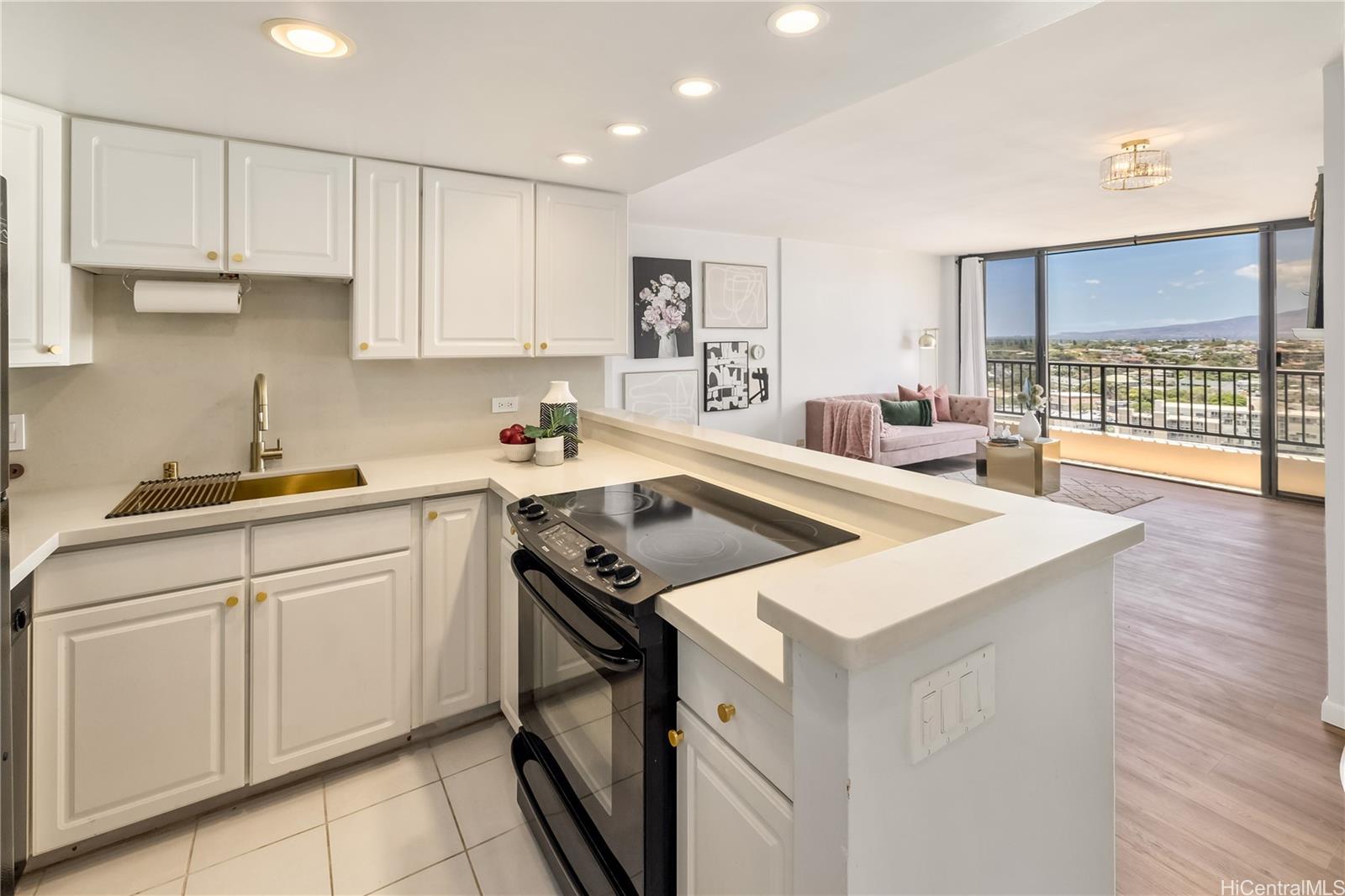 Horizon View Tower condo # 21C, Honolulu, Hawaii - photo 7 of 21