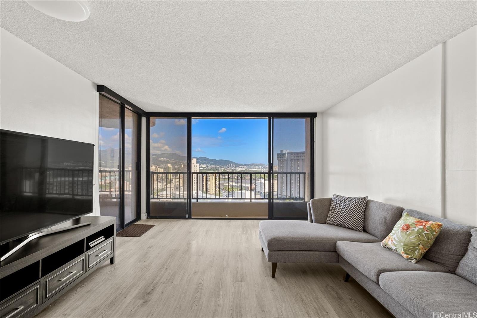 Horizon View Tower condo # 21D, Honolulu, Hawaii - photo 19 of 25