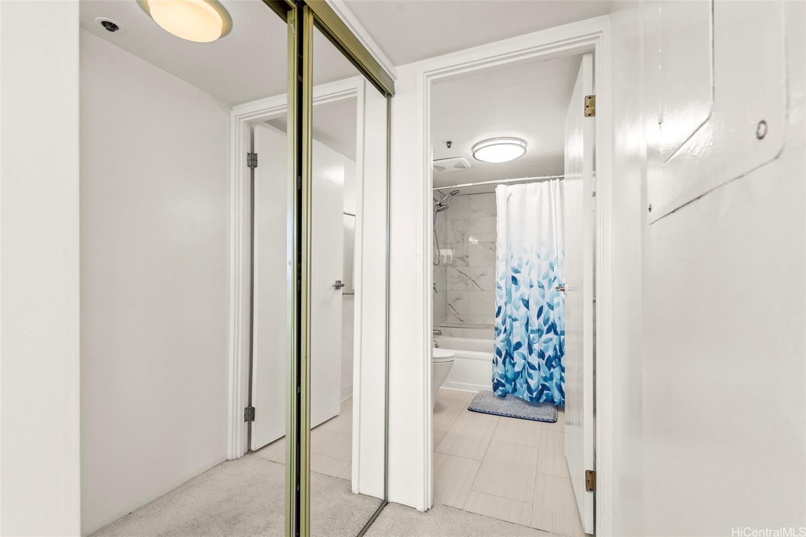 Horizon View Tower condo # 21D, Honolulu, Hawaii - photo 5 of 25