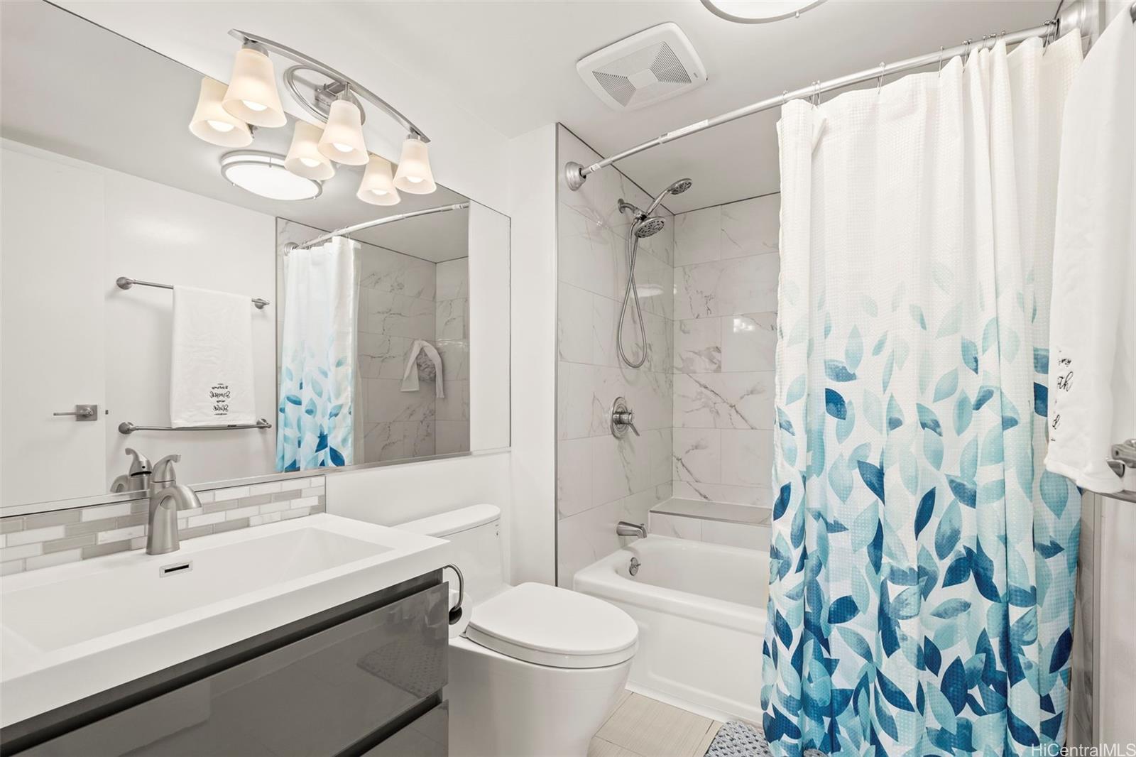 Horizon View Tower condo # 21D, Honolulu, Hawaii - photo 6 of 25