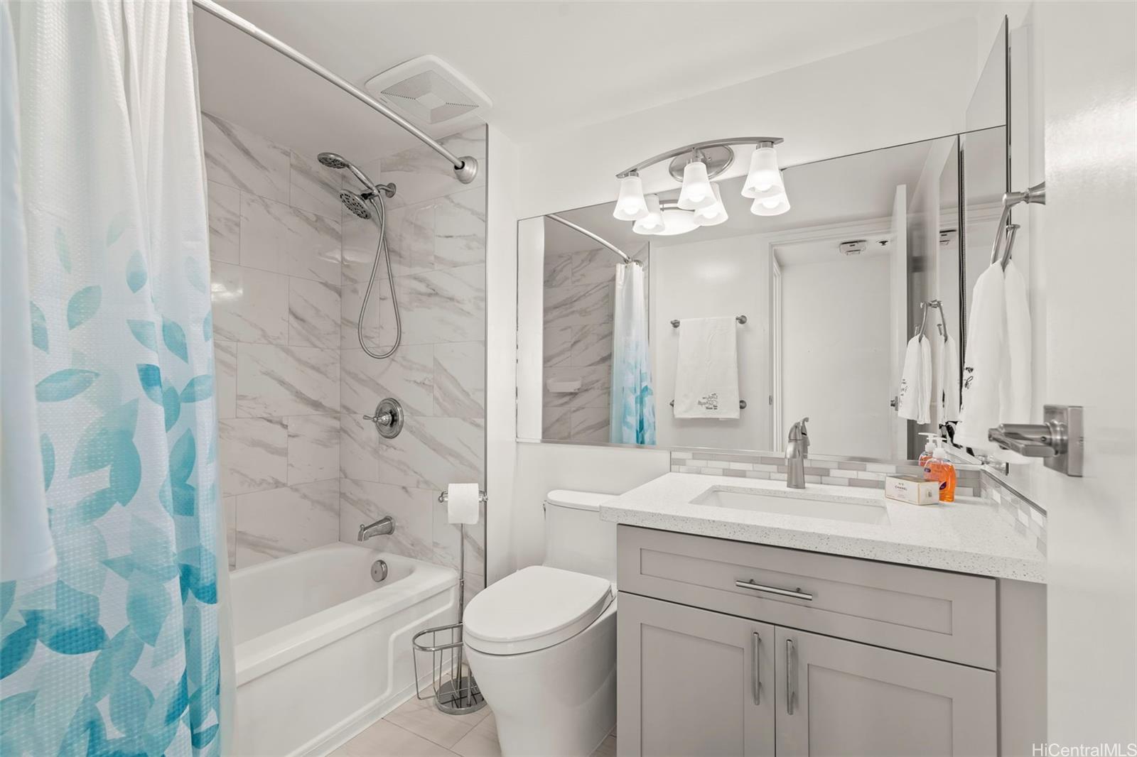 Horizon View Tower condo # 21D, Honolulu, Hawaii - photo 7 of 25