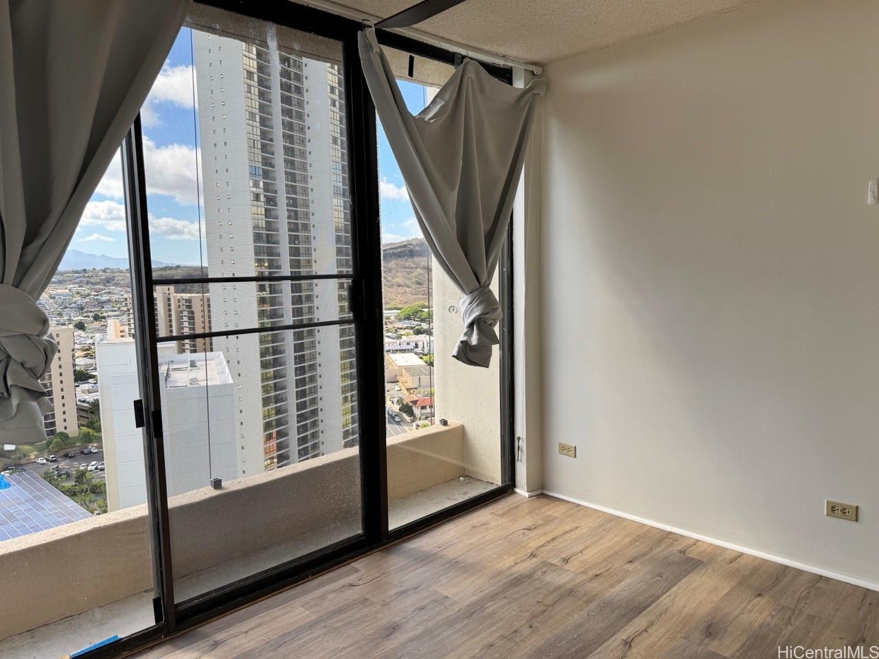 Horizon View Tower condo # 22A, Honolulu, Hawaii - photo 15 of 19