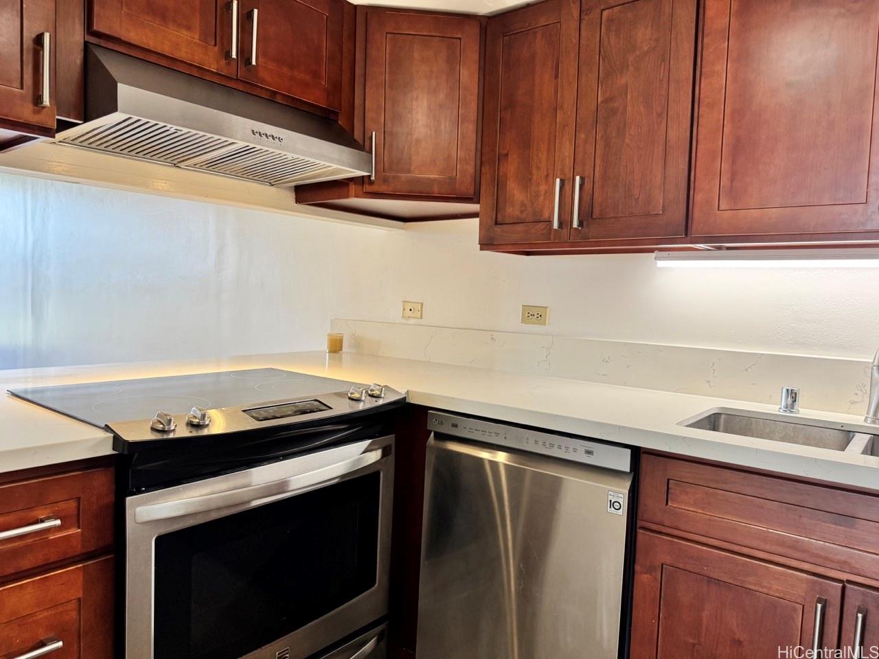 Horizon View Tower condo # 22A, Honolulu, Hawaii - photo 5 of 19