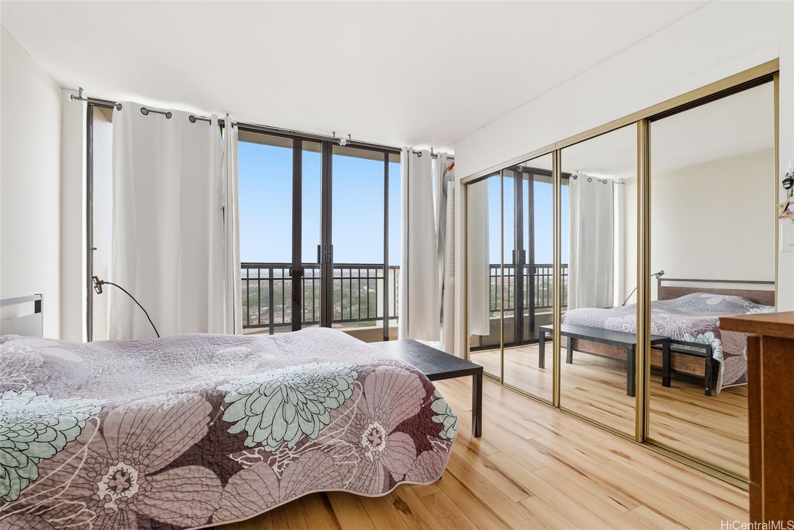 Horizon View Tower condo # 26C, Honolulu, Hawaii - photo 13 of 21