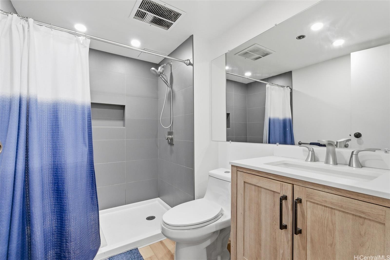 Horizon View Tower condo # 26C, Honolulu, Hawaii - photo 16 of 21