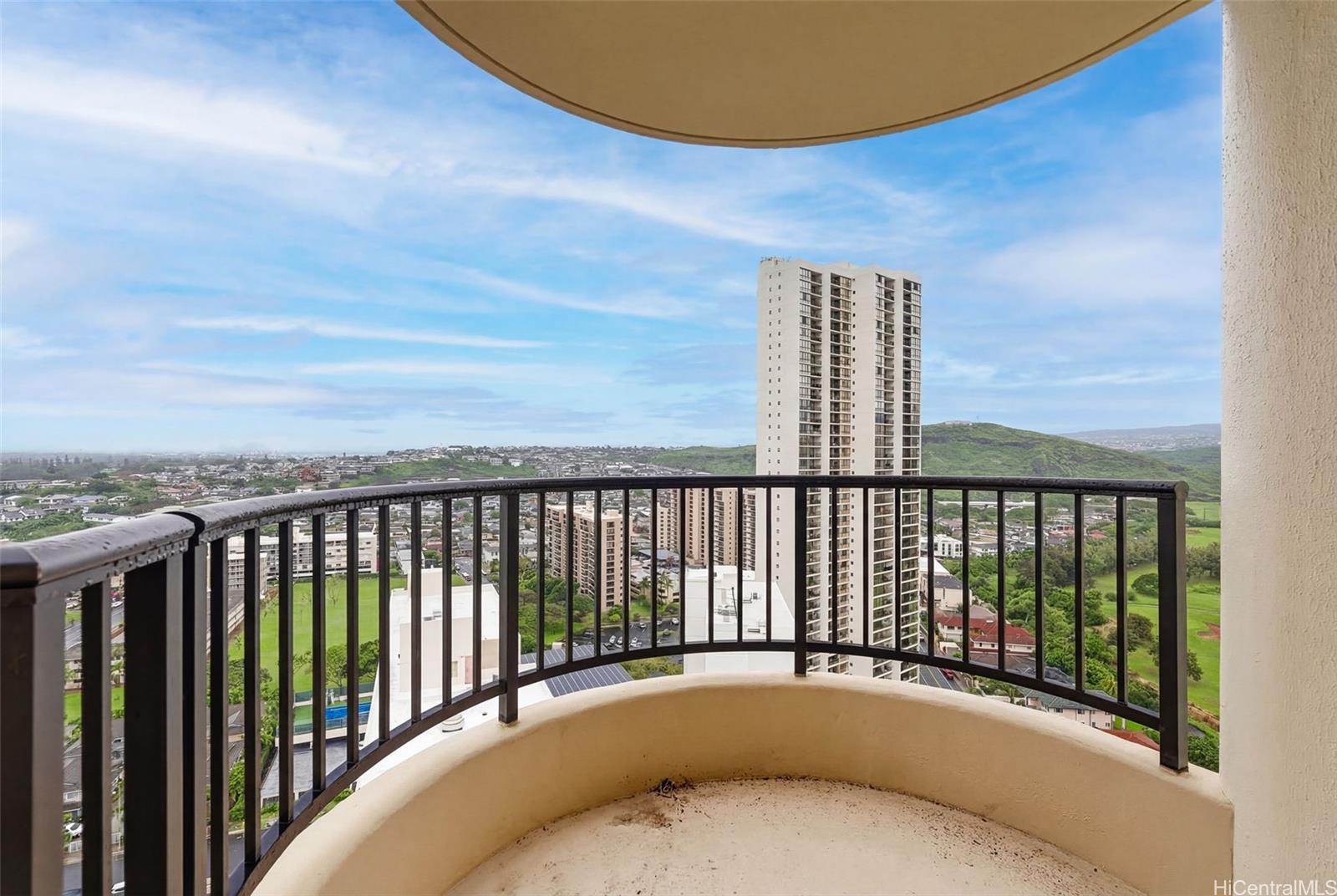 Horizon View Tower condo # 26C, Honolulu, Hawaii - photo 17 of 21