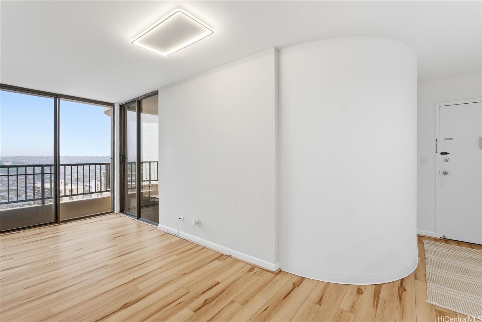 Horizon View Tower condo # 26C, Honolulu, Hawaii - photo 6 of 21