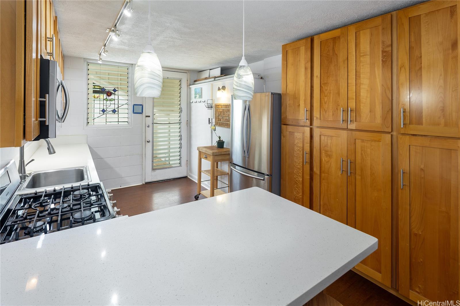 3131 Pualei Cir Honolulu - Rental - photo 3 of 13