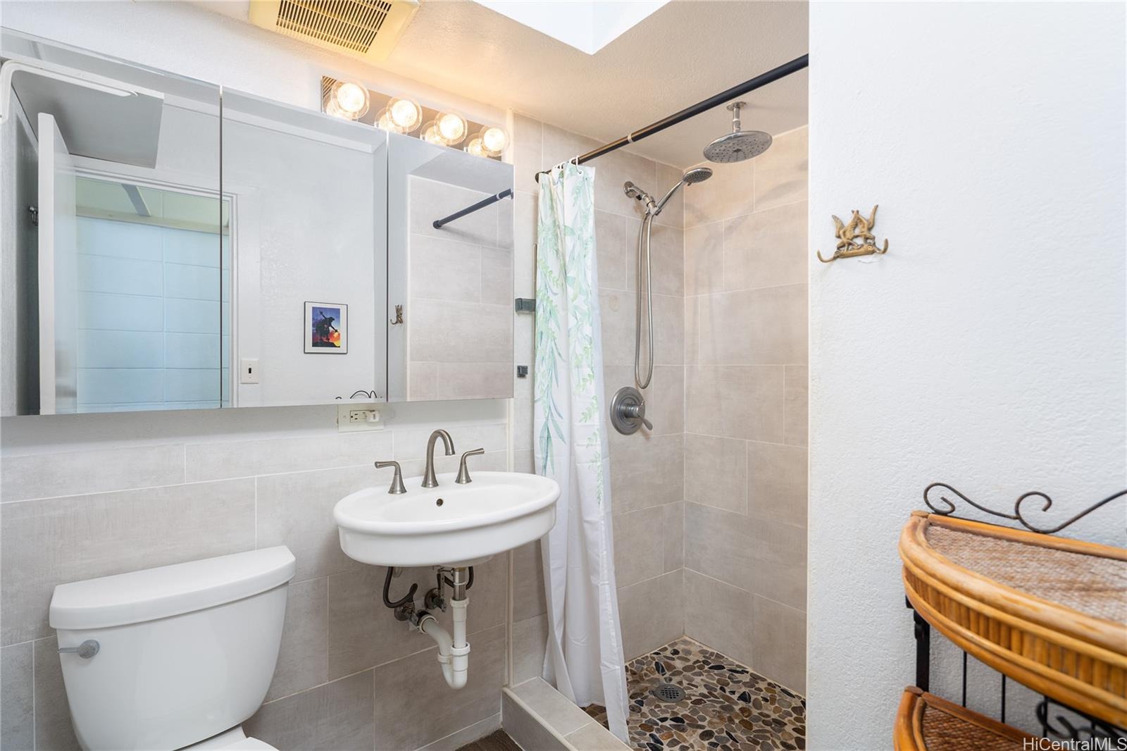 3131 Pualei Cir Honolulu - Rental - photo 10 of 13