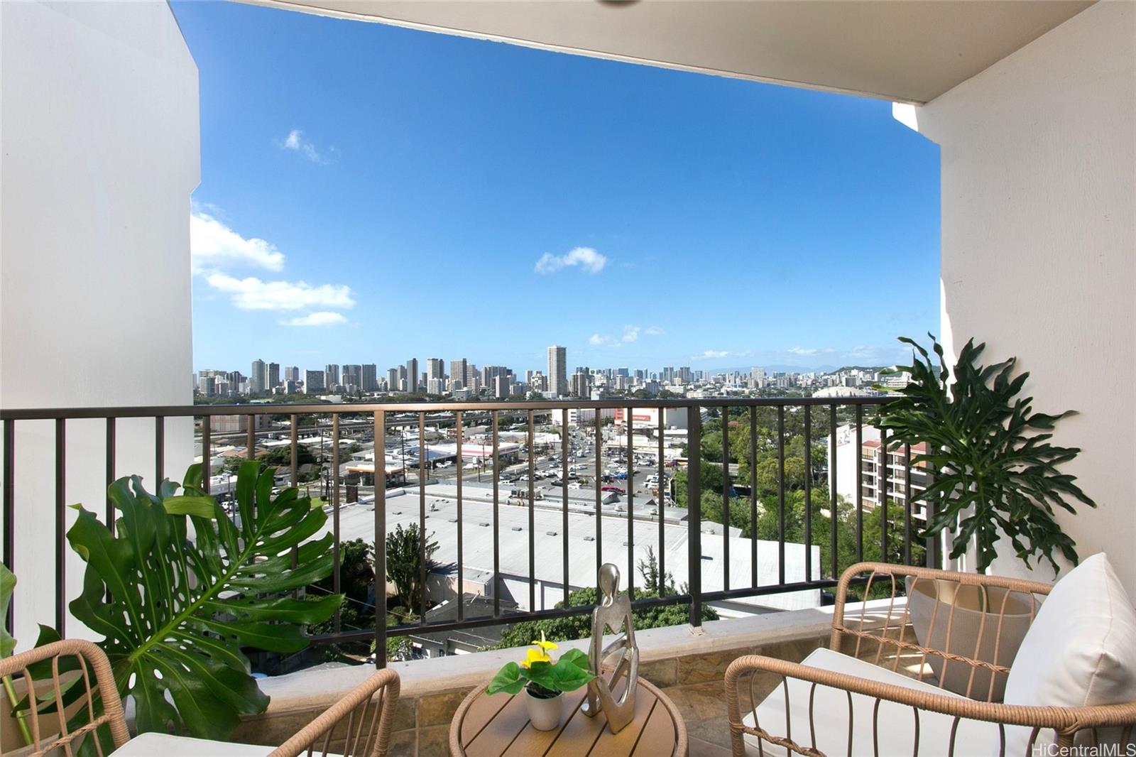 Regency Park condo # 1114, Honolulu, Hawaii - photo 6 of 24