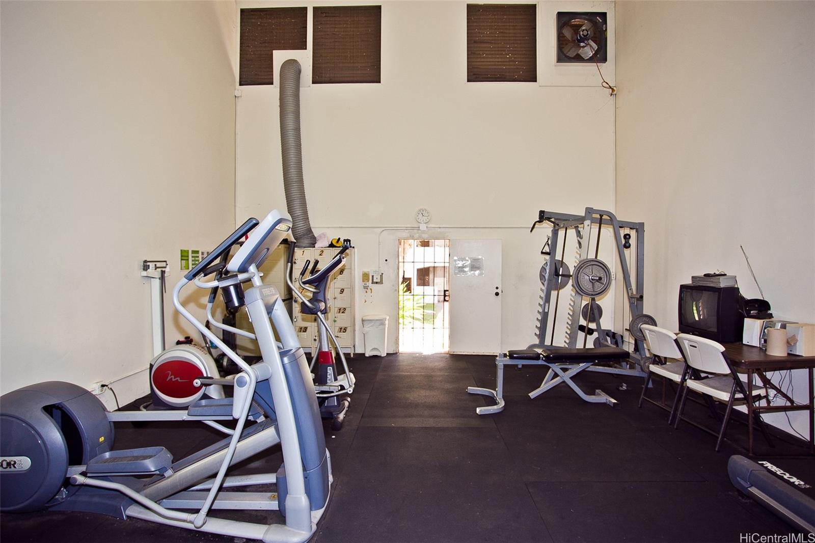 Regency Park condo # 114, Honolulu, Hawaii - photo 21 of 24