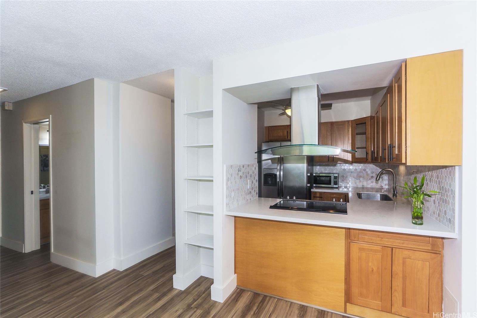 Regency Park condo # 114, Honolulu, Hawaii - photo 4 of 24