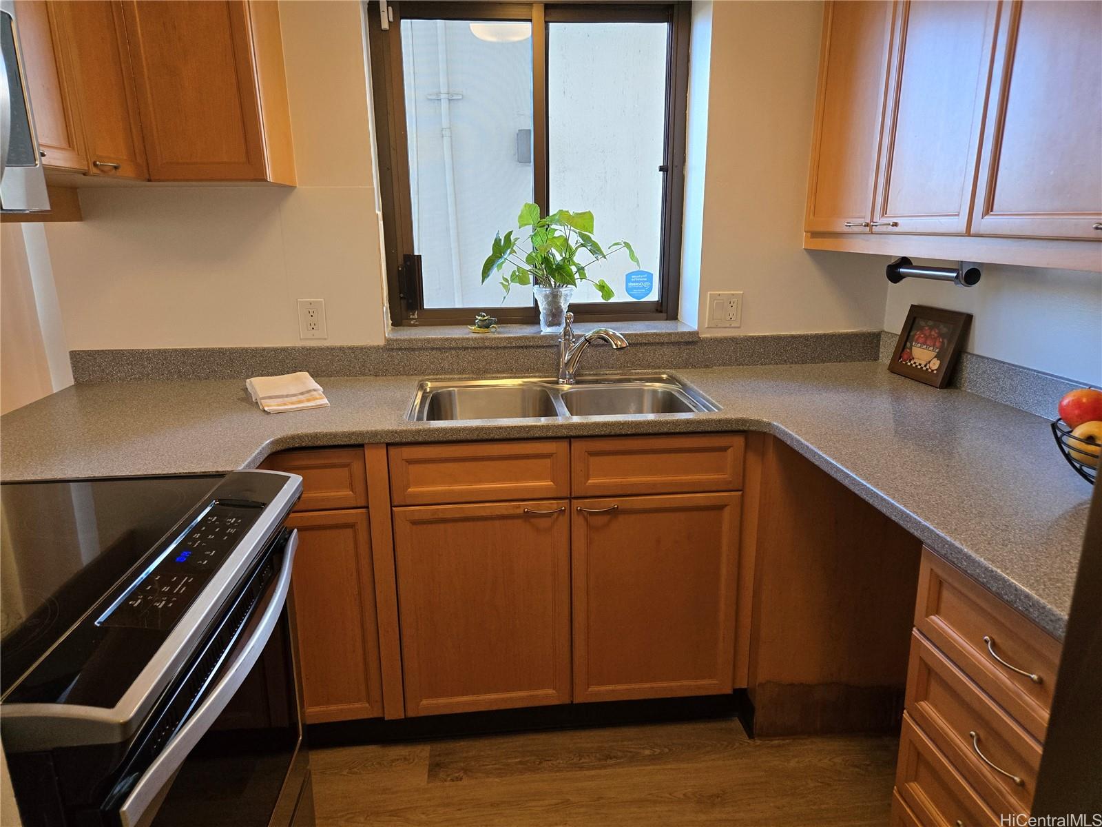 Regency Park condo # 136, Honolulu, Hawaii - photo 5 of 18