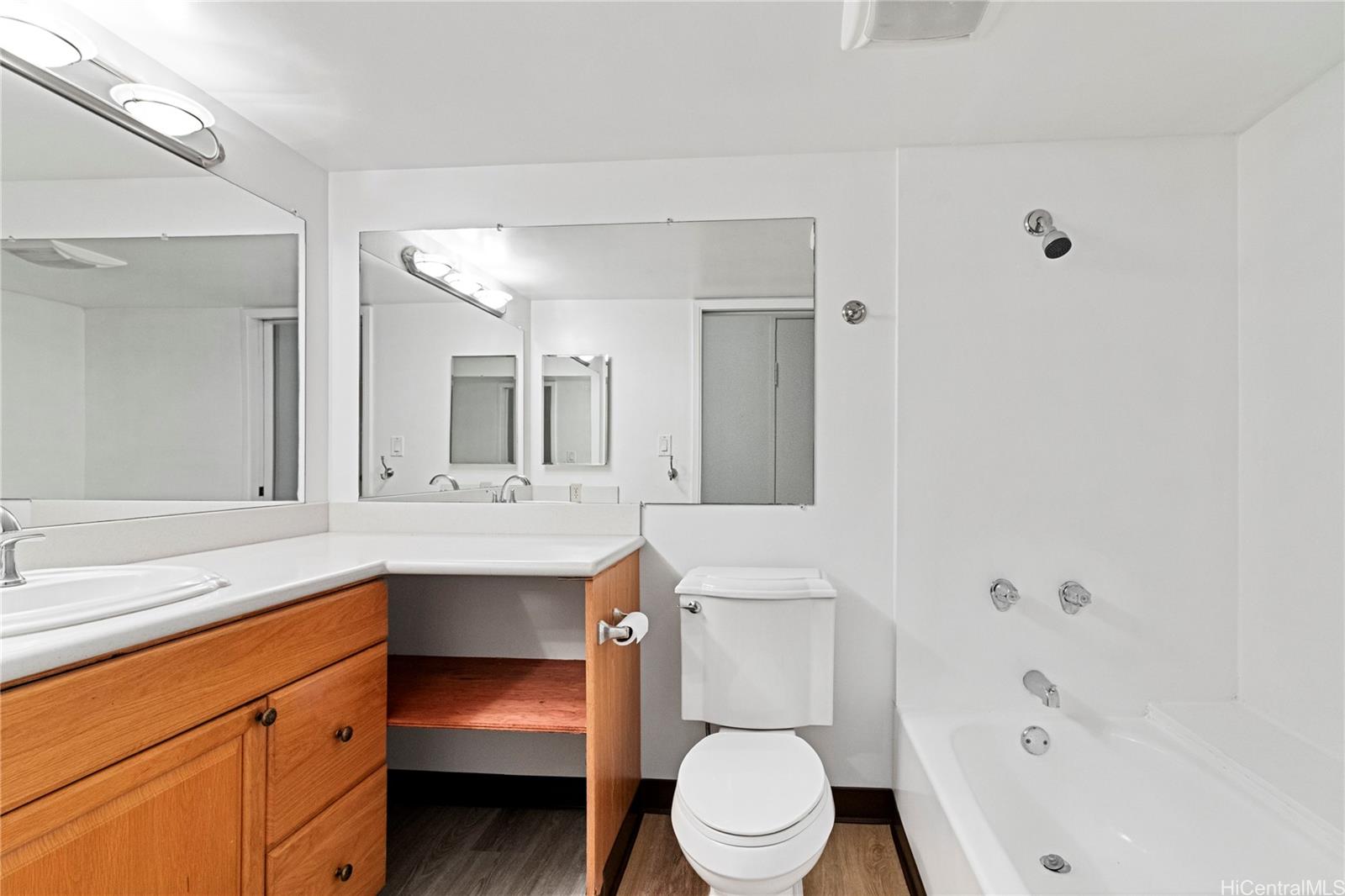 Regency Park condo # 136, Honolulu, Hawaii - photo 11 of 15