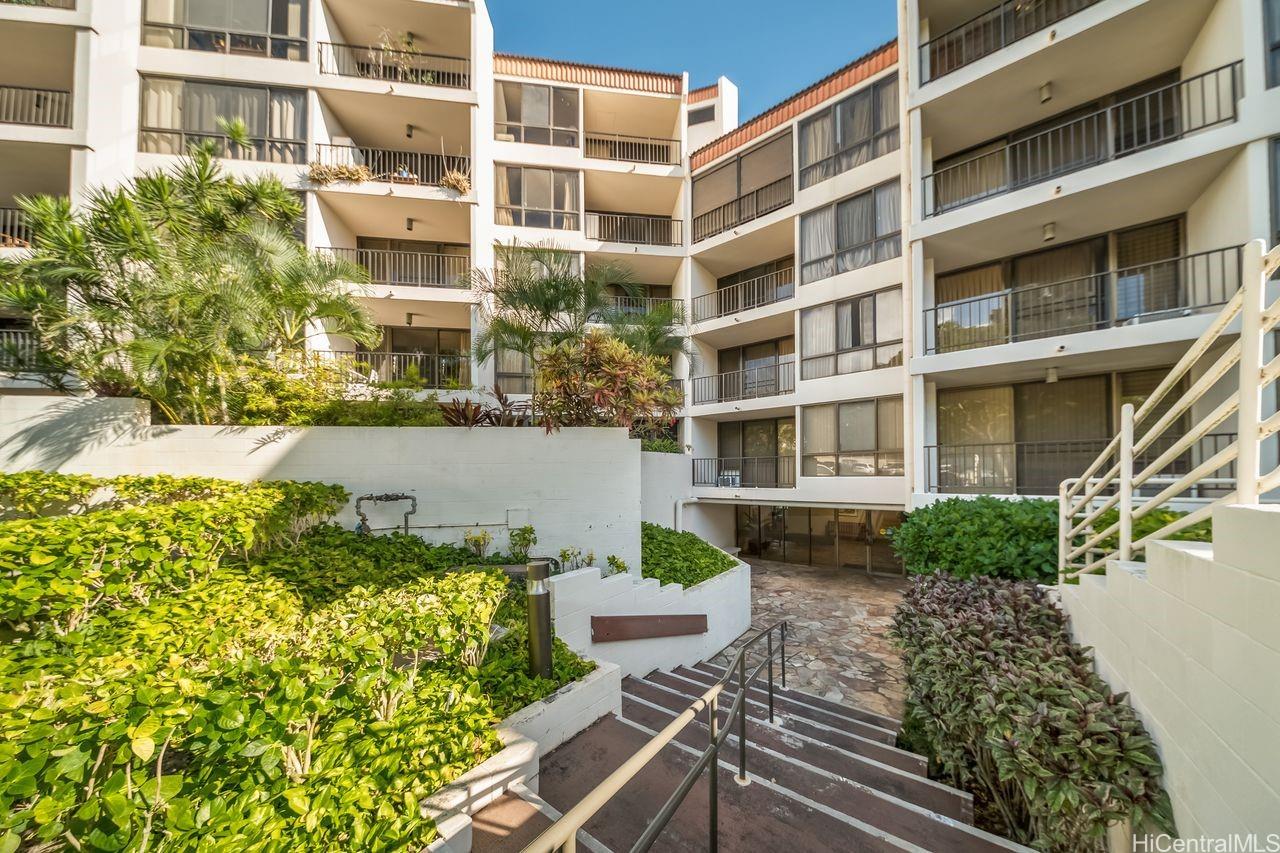 Regency Park condo # 230, Honolulu, Hawaii - photo 2 of 16