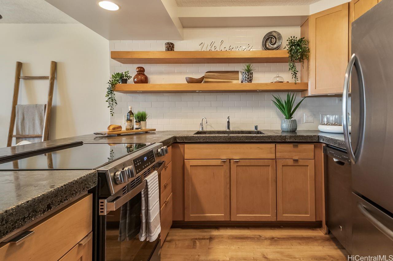 Regency Park condo # 230, Honolulu, Hawaii - photo 3 of 16