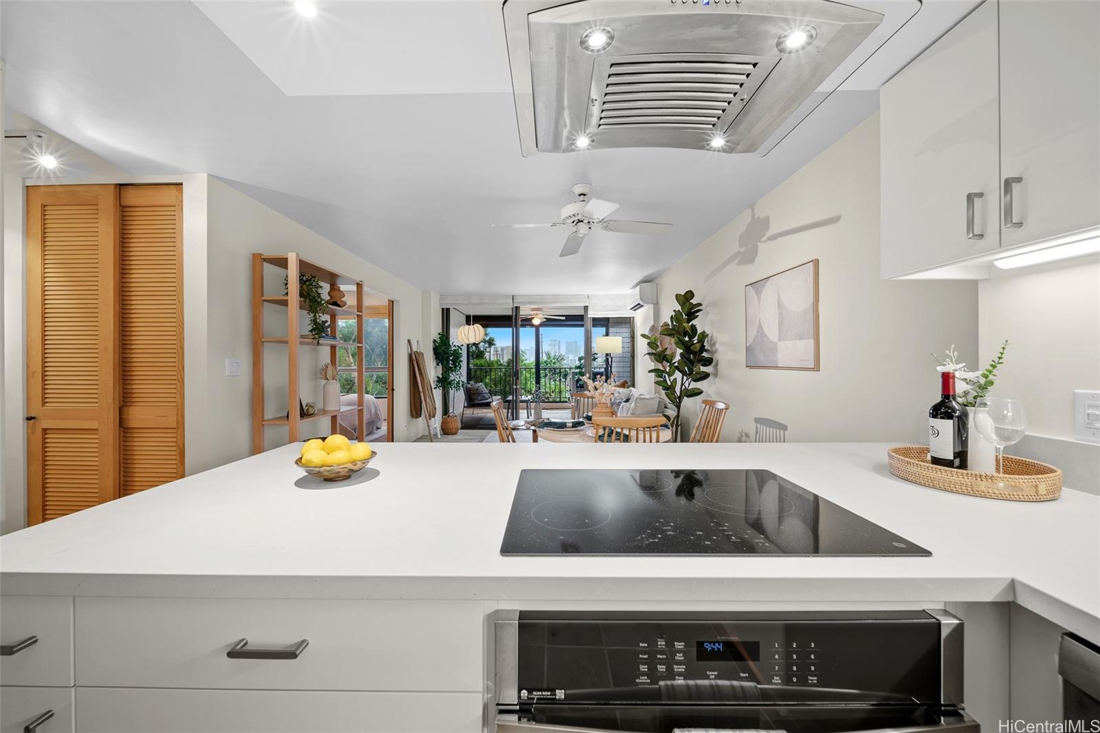 Regency Park condo # 316, Honolulu, Hawaii - photo 11 of 25