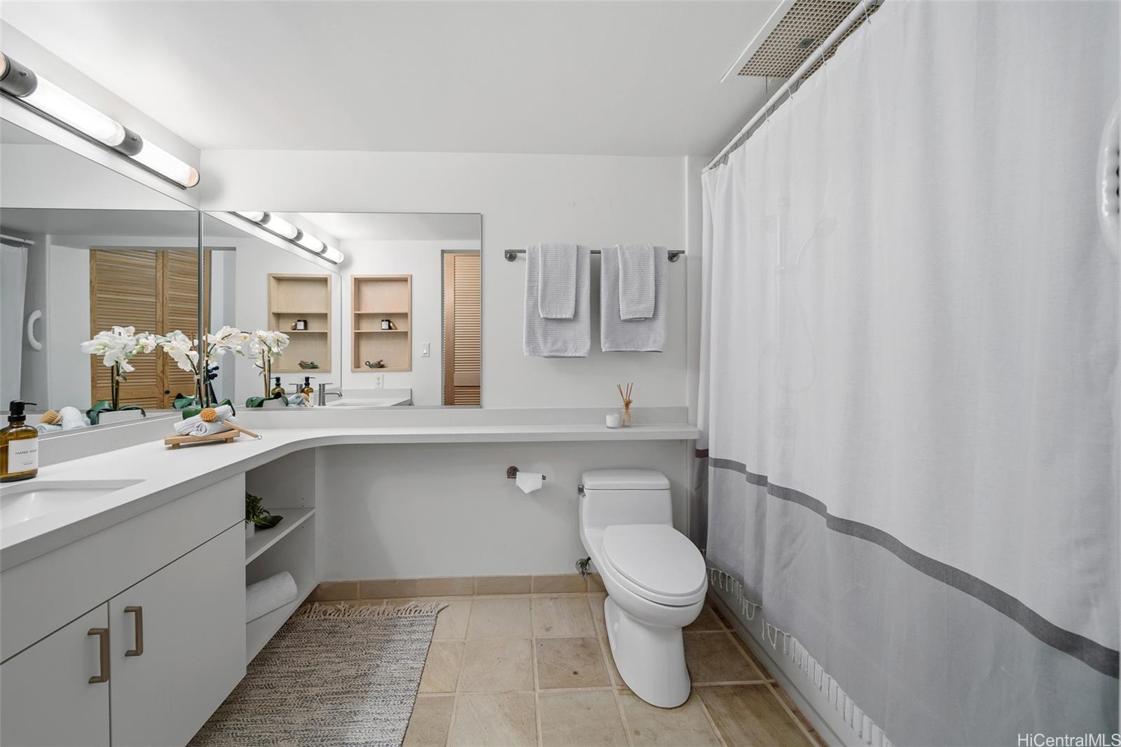 Regency Park condo # 316, Honolulu, Hawaii - photo 15 of 25