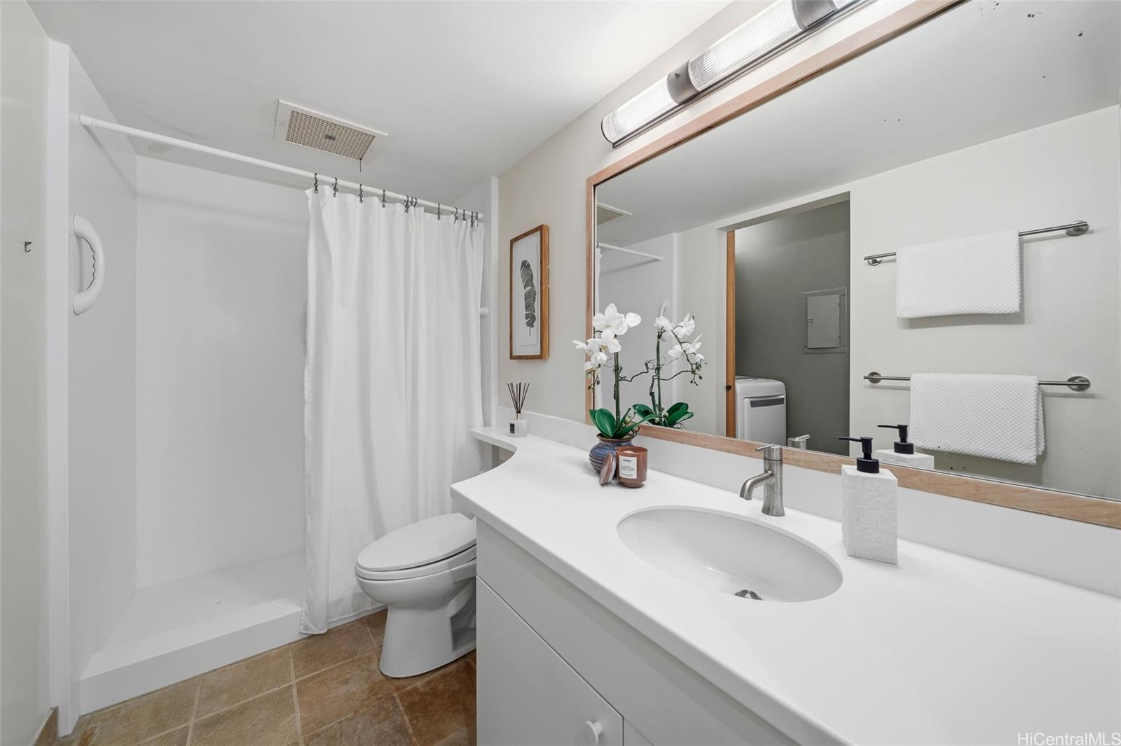 Regency Park condo # 316, Honolulu, Hawaii - photo 20 of 25