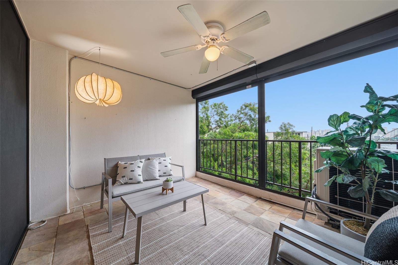 Regency Park condo # 316, Honolulu, Hawaii - photo 4 of 25