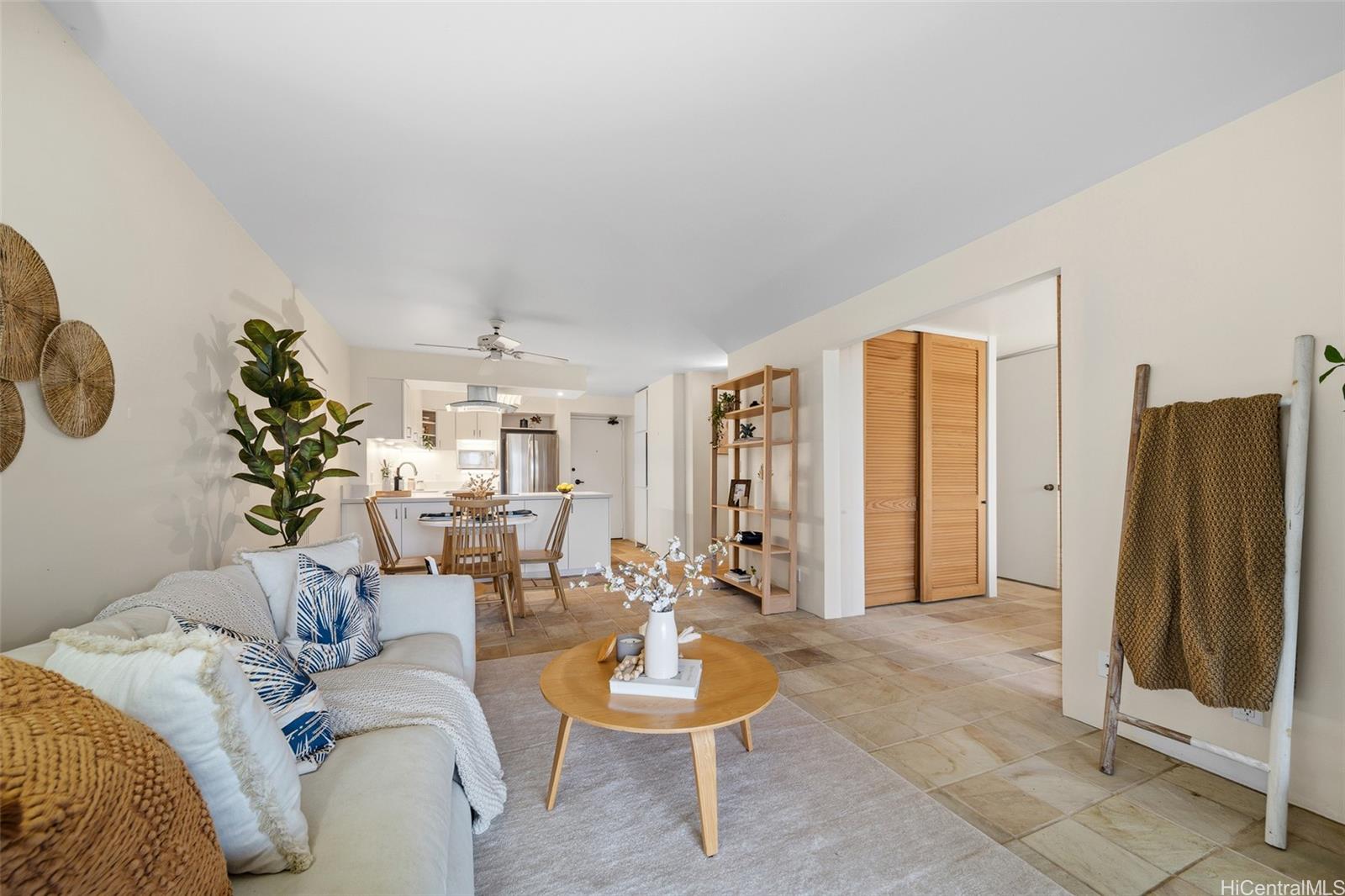 Regency Park condo # 316, Honolulu, Hawaii - photo 5 of 25