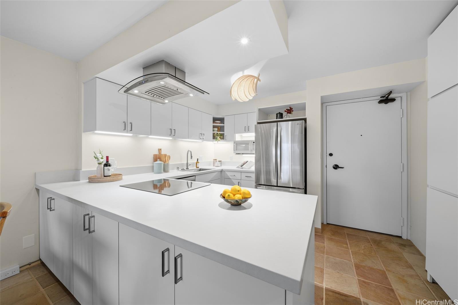 Regency Park condo # 316, Honolulu, Hawaii - photo 7 of 25