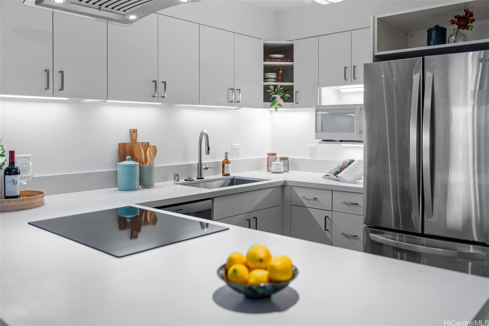 Regency Park condo # 316, Honolulu, Hawaii - photo 8 of 25