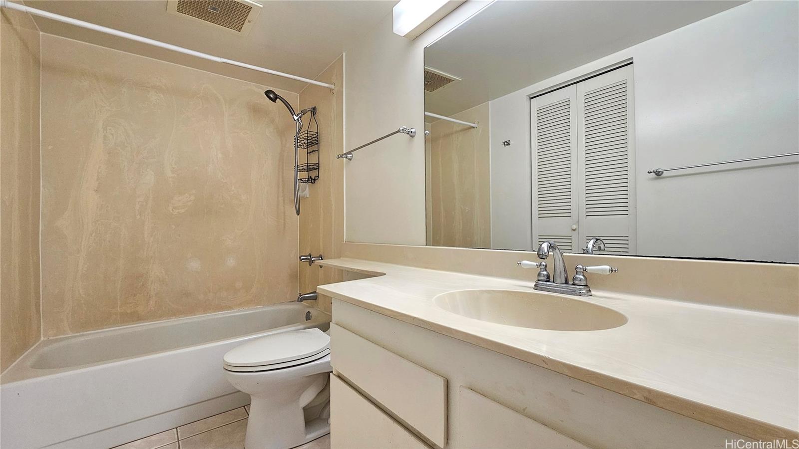 Regency Park condo # 320, Honolulu, Hawaii - photo 24 of 25