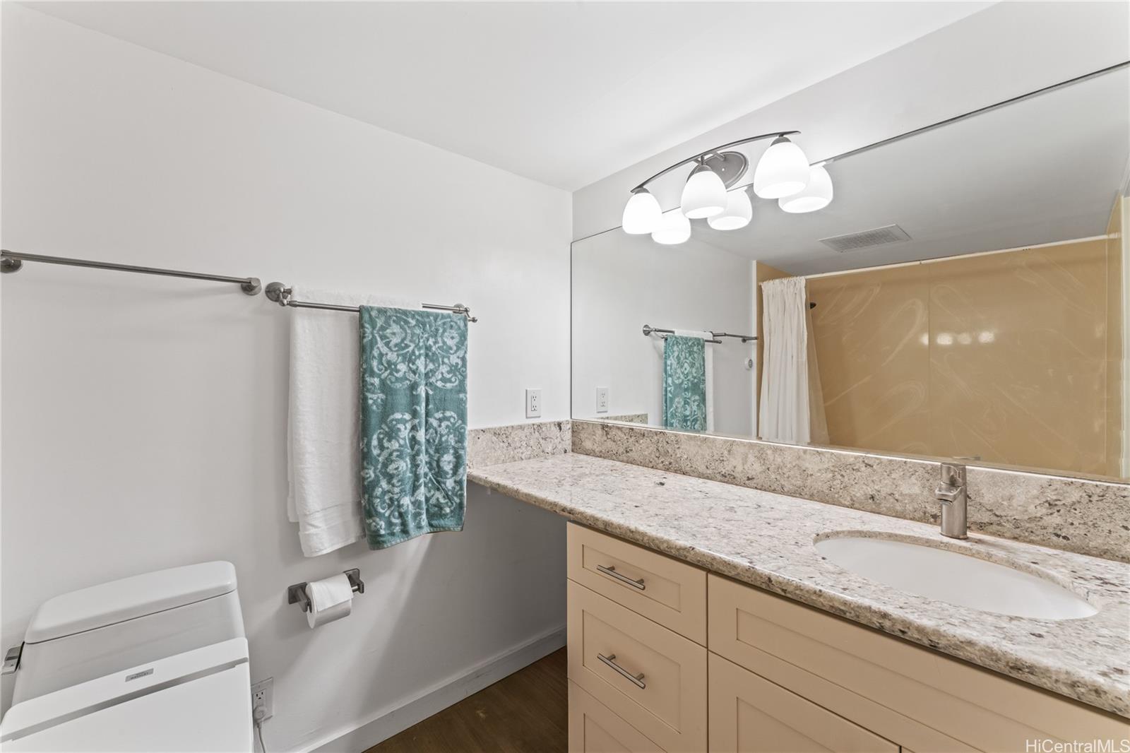 Regency Park condo # 325, Honolulu, Hawaii - photo 15 of 25