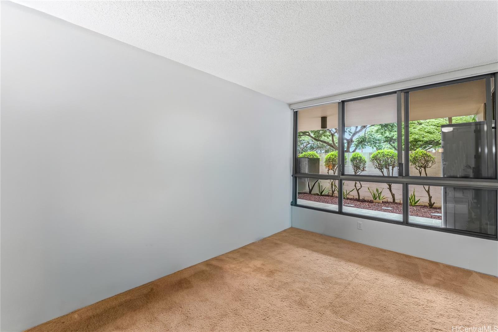 Regency Park condo # 325, Honolulu, Hawaii - photo 16 of 25