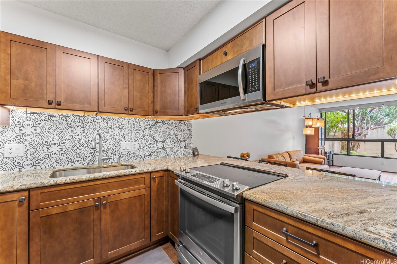 Regency Park condo # 325, Honolulu, Hawaii - photo 3 of 25