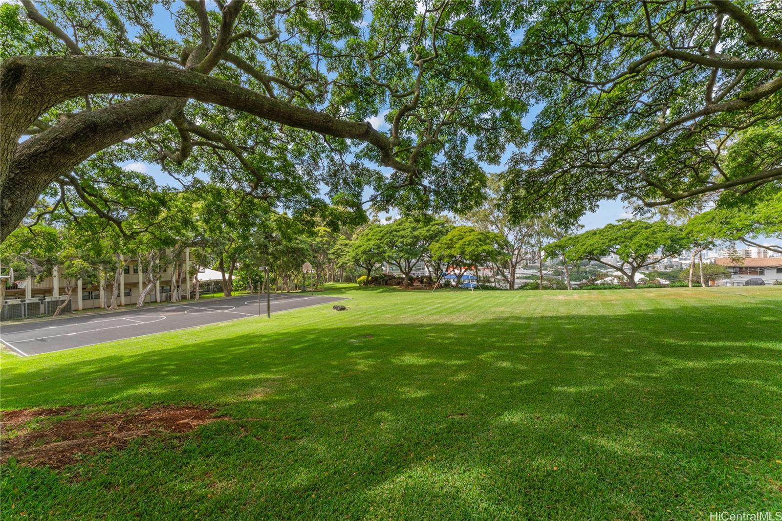 Regency Park condo # 325, Honolulu, Hawaii - photo 22 of 25