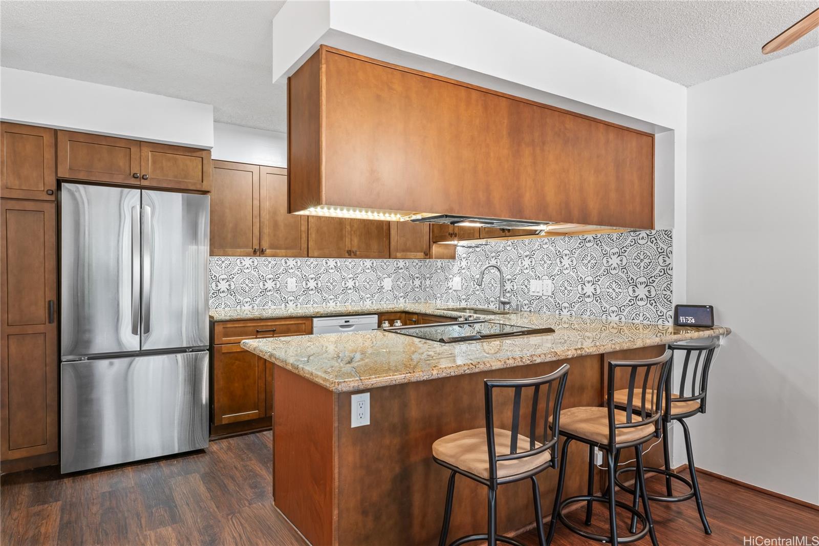 Regency Park condo # 325, Honolulu, Hawaii - photo 5 of 25