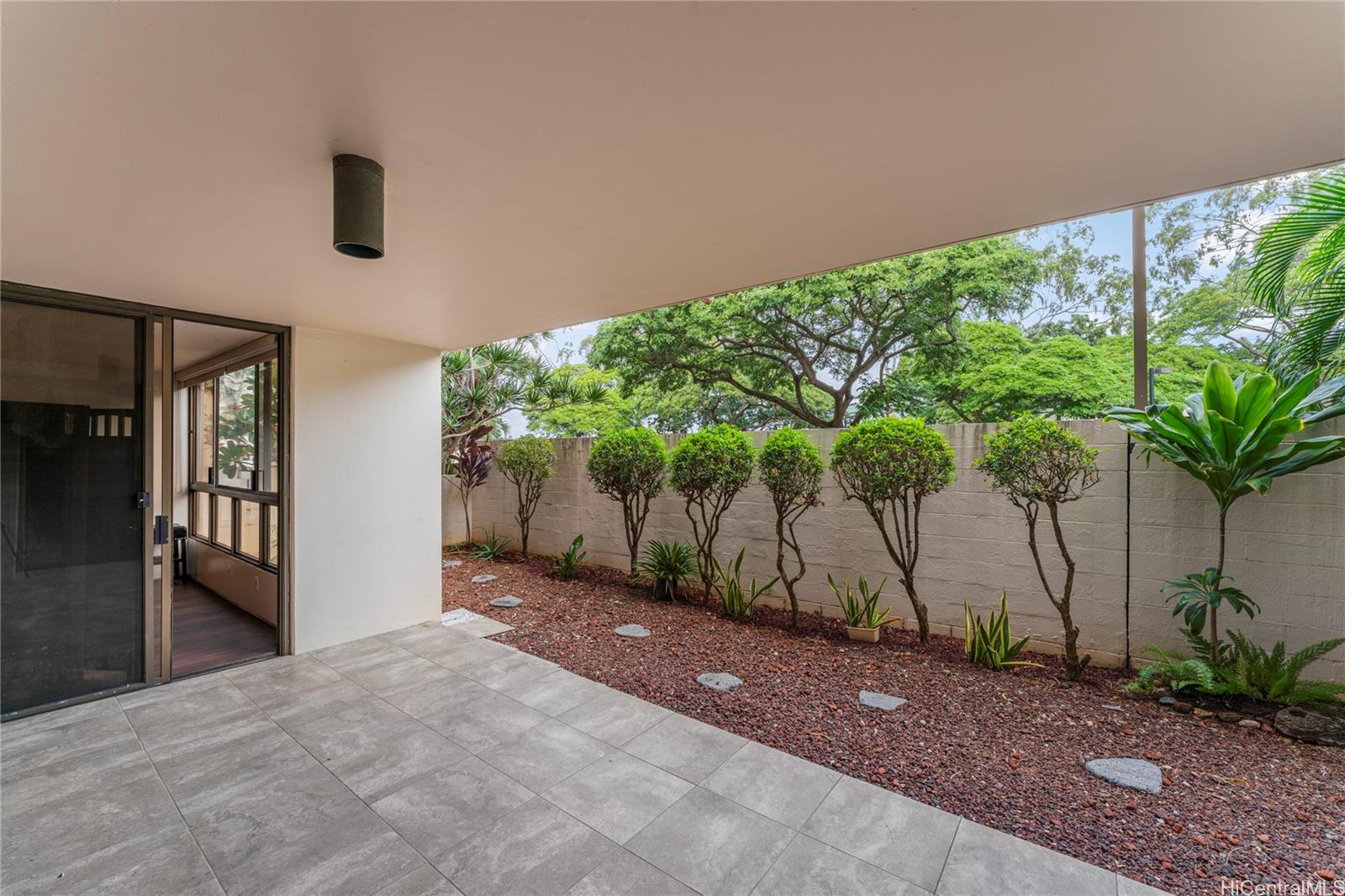 Regency Park condo # 325, Honolulu, Hawaii - photo 10 of 25