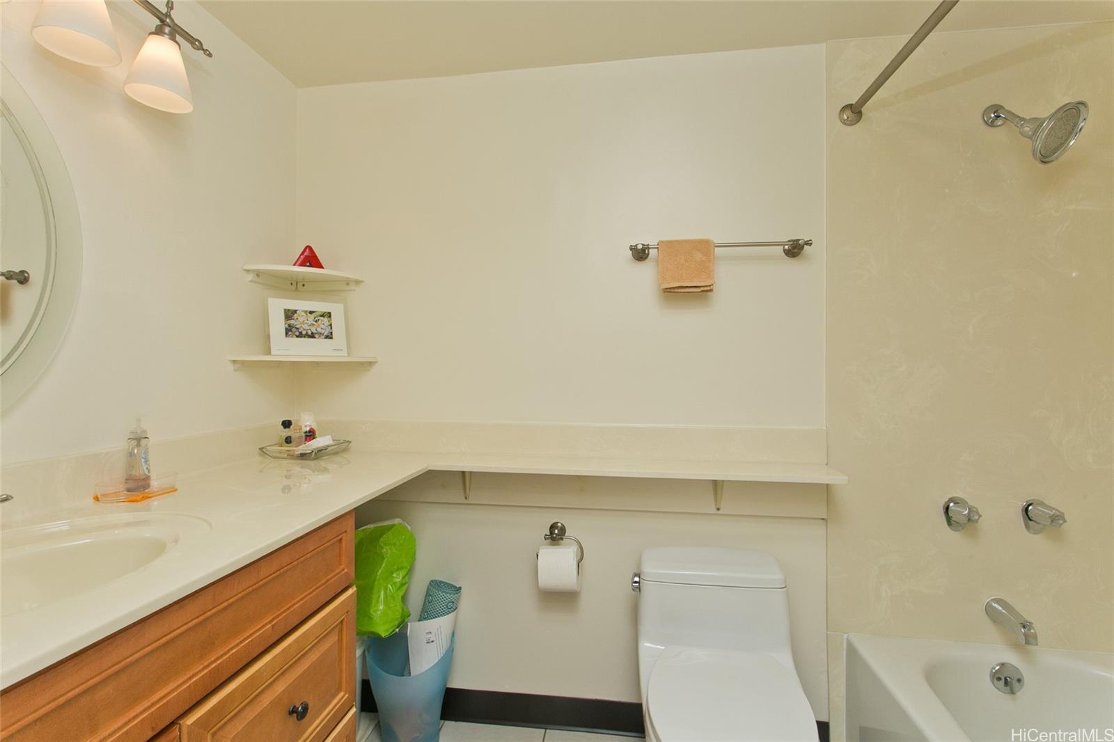 Regency Park condo # 330, Honolulu, Hawaii - photo 10 of 17