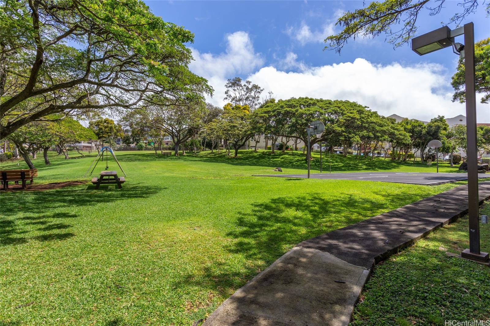 Regency Park condo # 401, Honolulu, Hawaii - photo 17 of 18