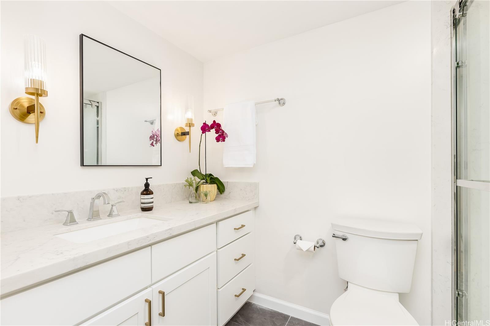 Regency Park condo # 413, Honolulu, Hawaii - photo 12 of 25