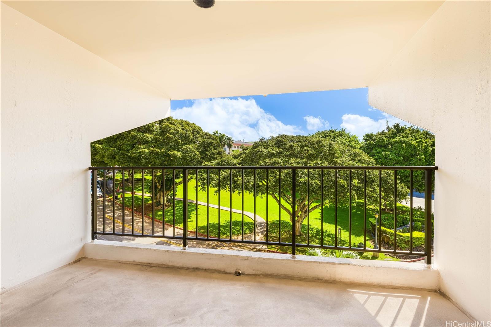 Regency Park condo # 413, Honolulu, Hawaii - photo 15 of 25