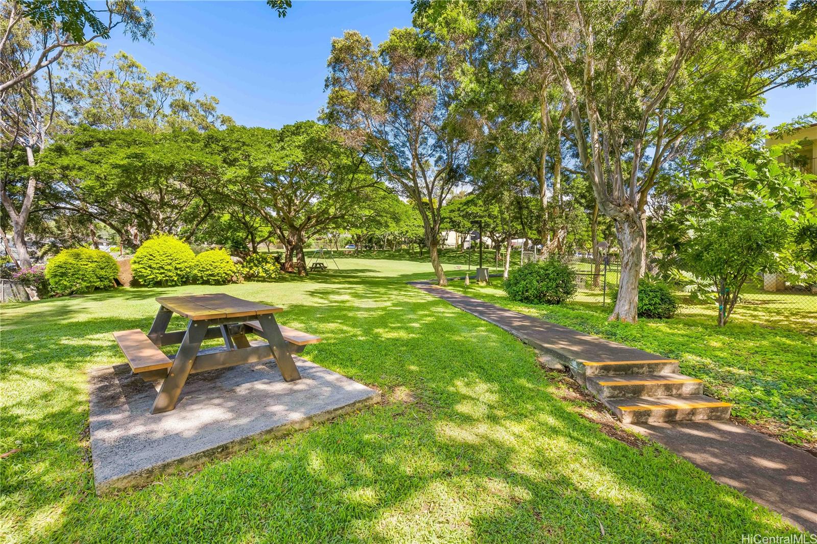 Regency Park condo # 413, Honolulu, Hawaii - photo 20 of 25