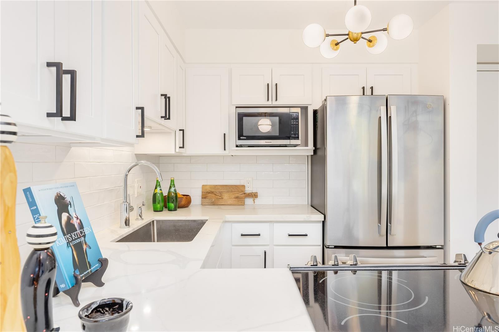 Regency Park condo # 413, Honolulu, Hawaii - photo 5 of 25