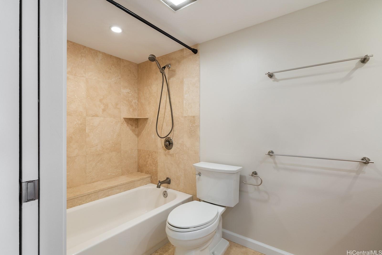 Regency Park condo # 510, Honolulu, Hawaii - photo 18 of 25