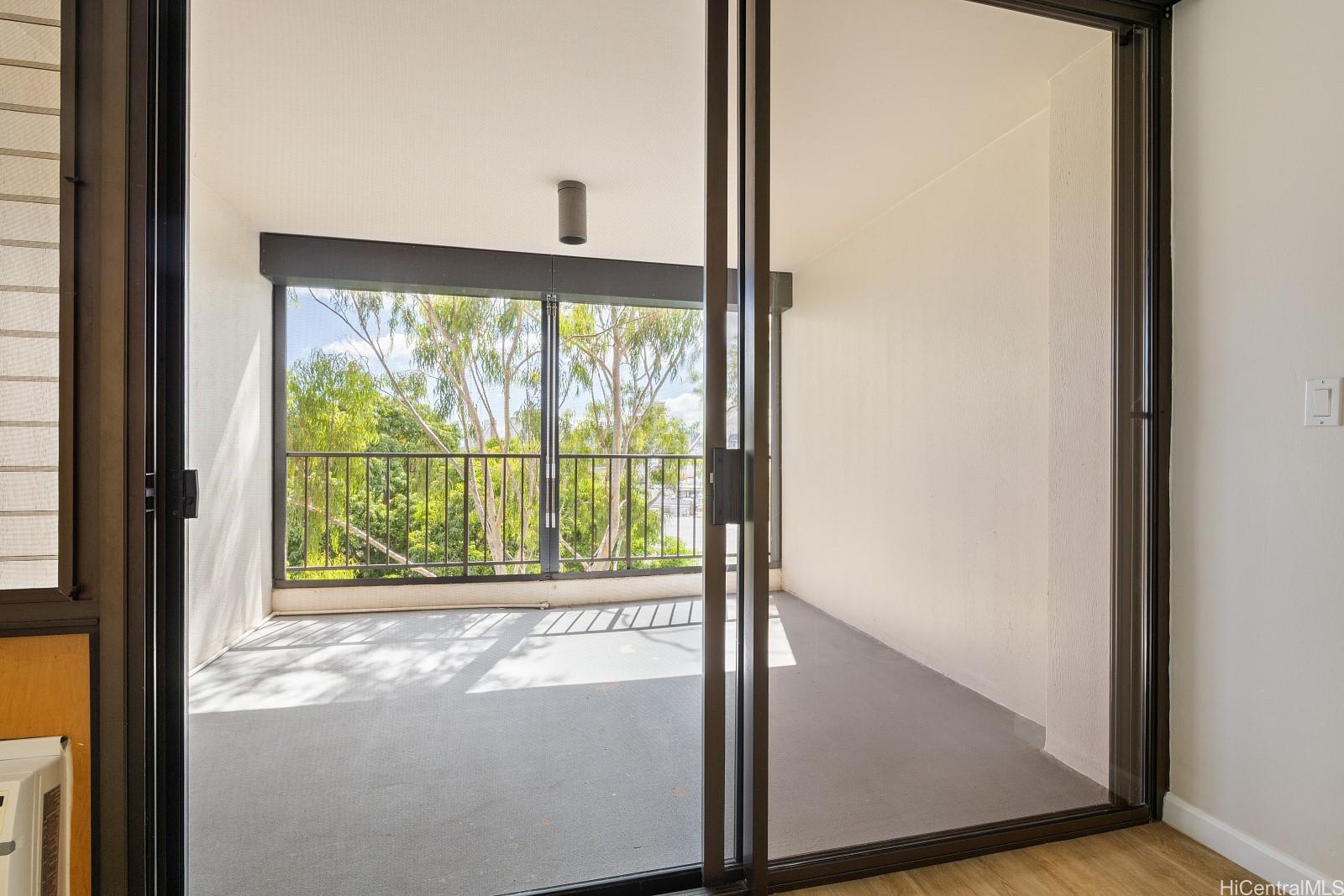 Regency Park condo # 510, Honolulu, Hawaii - photo 3 of 25