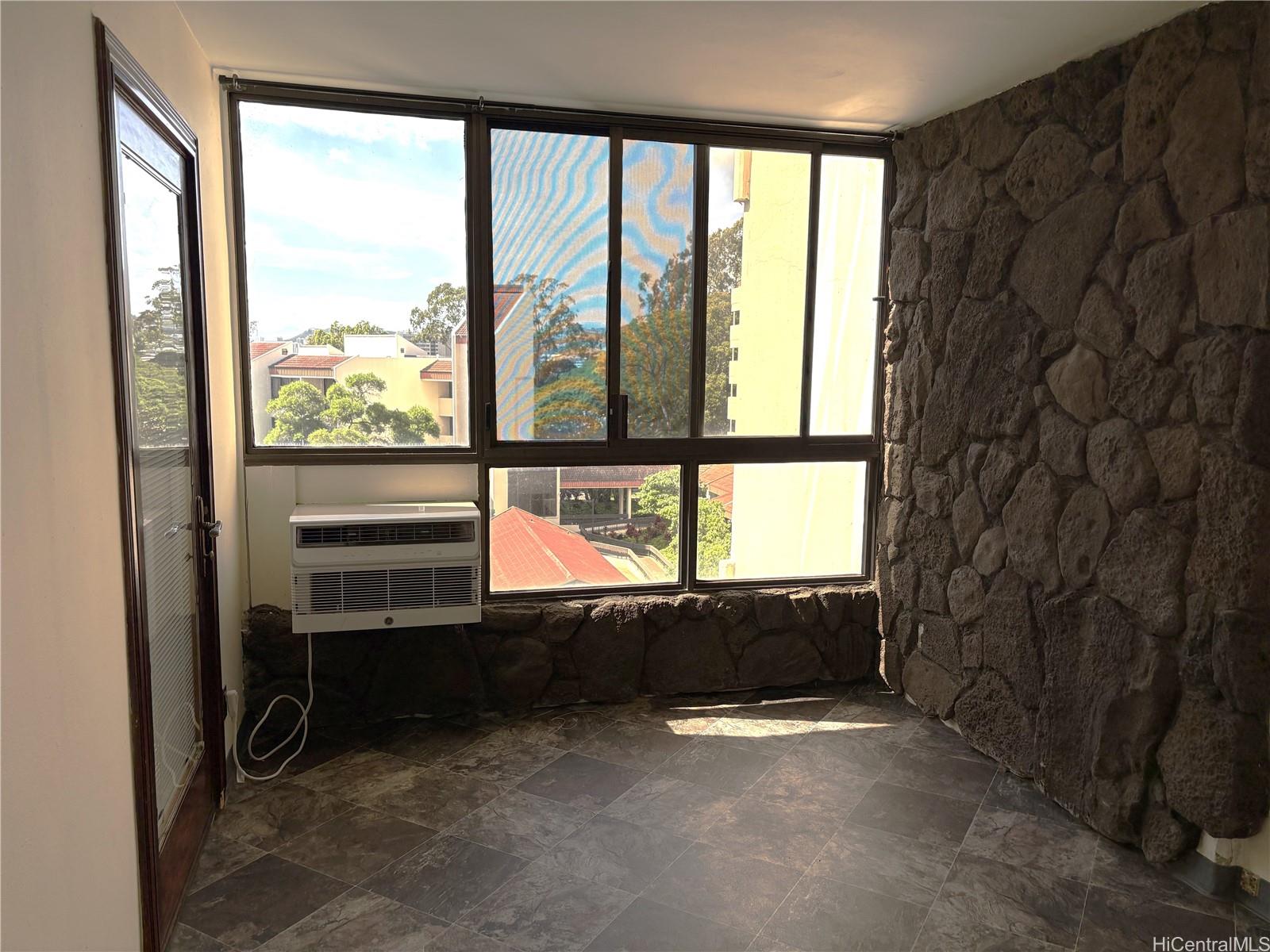 3138 Waialae Ave Honolulu - Rental - photo 11 of 18