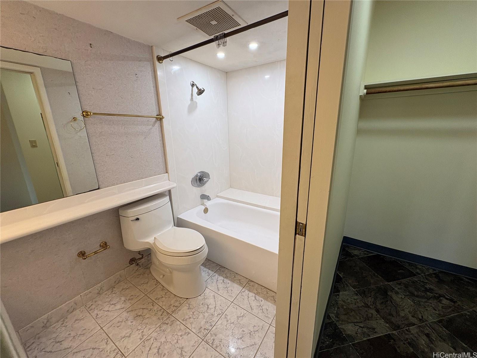 3138 Waialae Ave Honolulu - Rental - photo 16 of 18