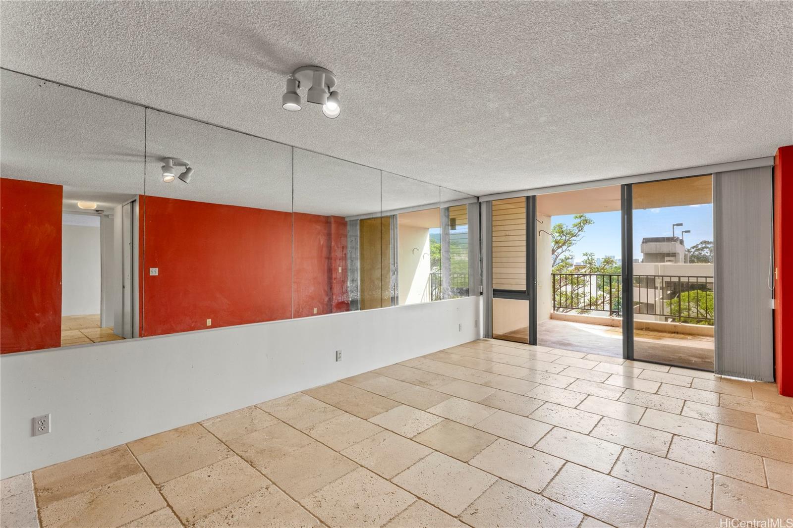 Regency Park condo # 802, Honolulu, Hawaii - photo 2 of 22