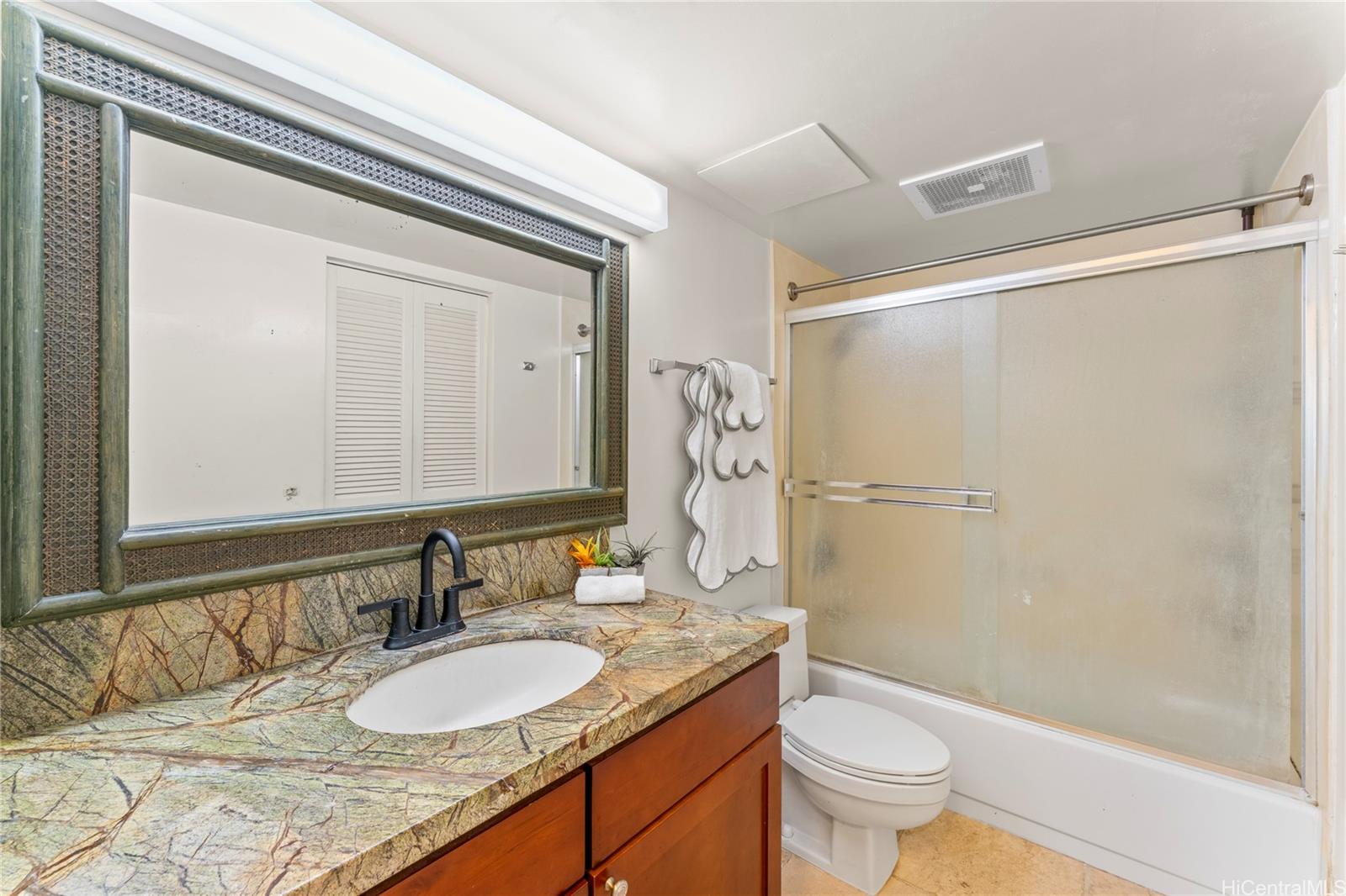 Regency Park condo # 802, Honolulu, Hawaii - photo 11 of 22