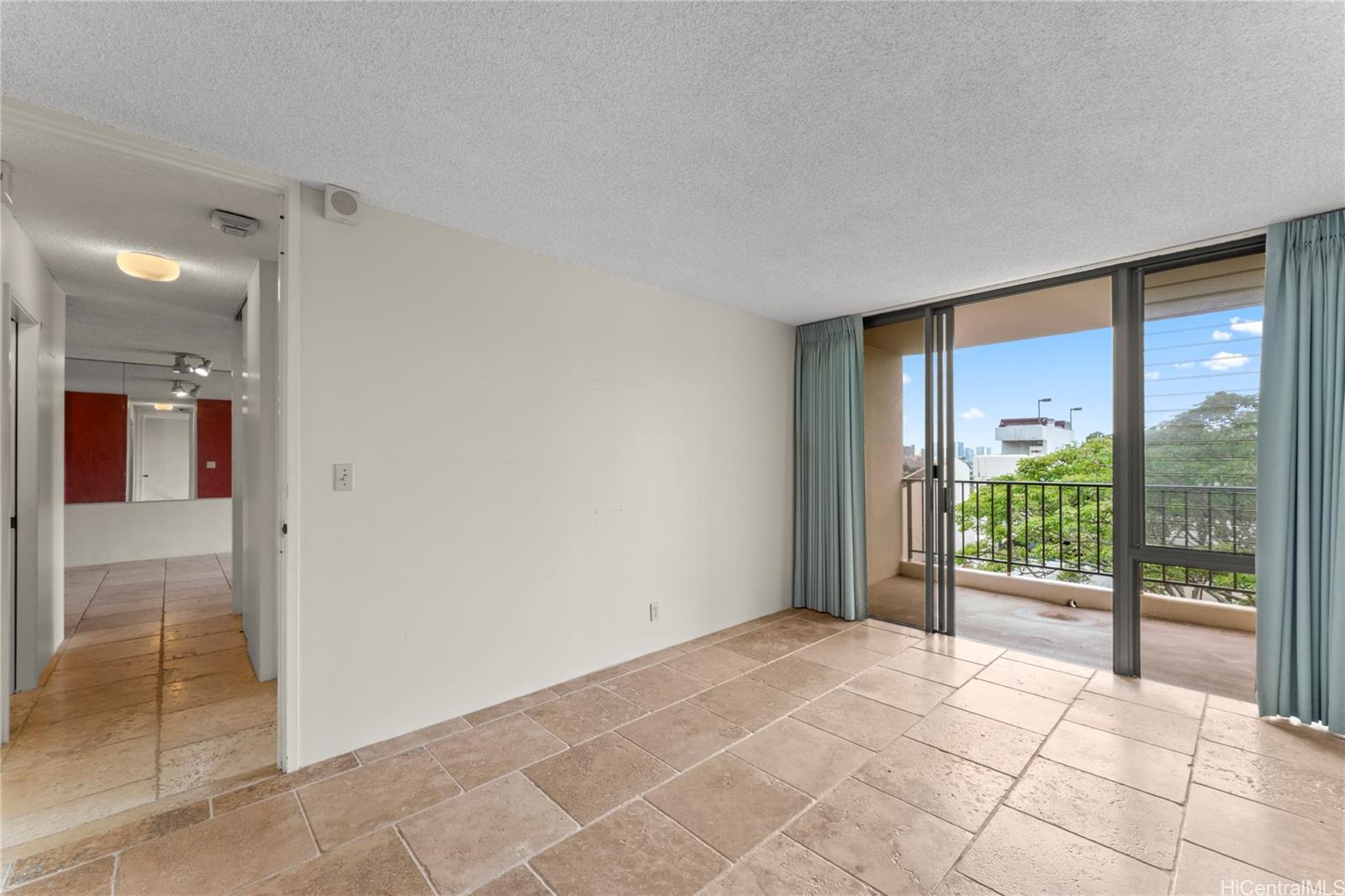 Regency Park condo # 802, Honolulu, Hawaii - photo 7 of 22