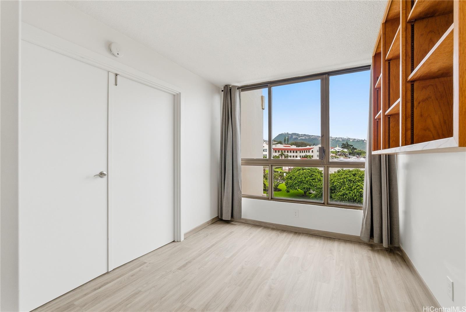 Regency Park condo # 915, Honolulu, Hawaii - photo 10 of 25