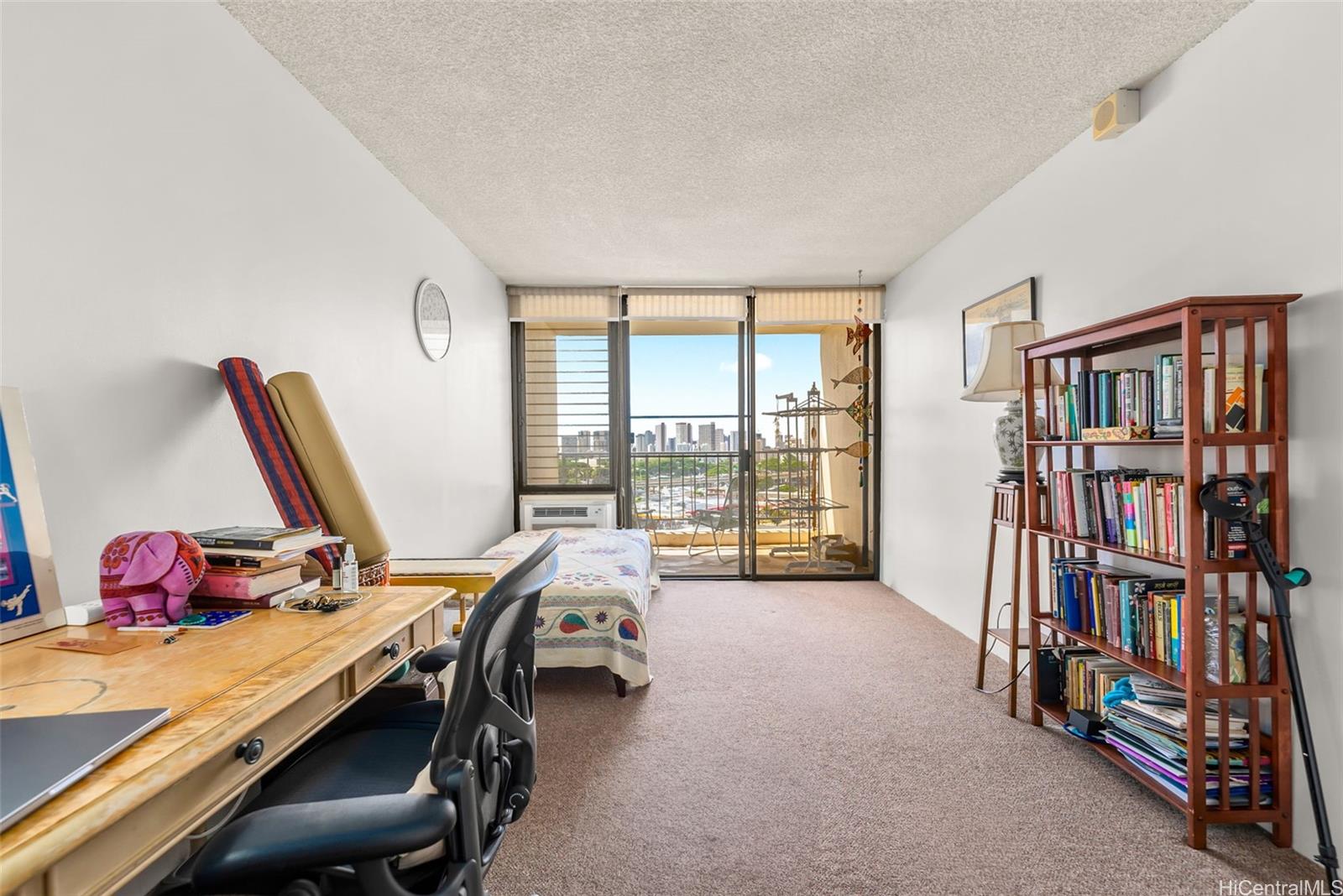 Regency Park condo # 916, Honolulu, Hawaii - photo 11 of 25