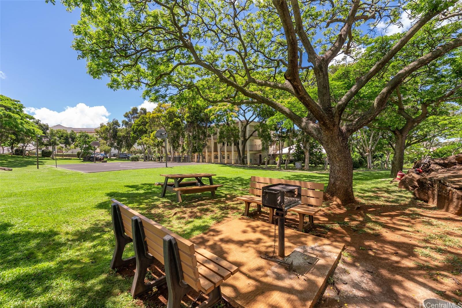 Regency Park condo # 916, Honolulu, Hawaii - photo 20 of 25